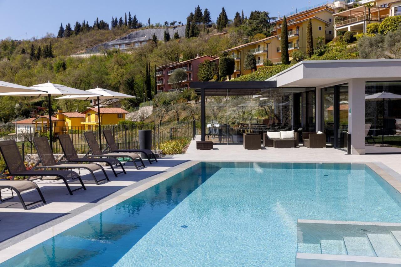 Deville & Spa Costermano Bagian luar foto